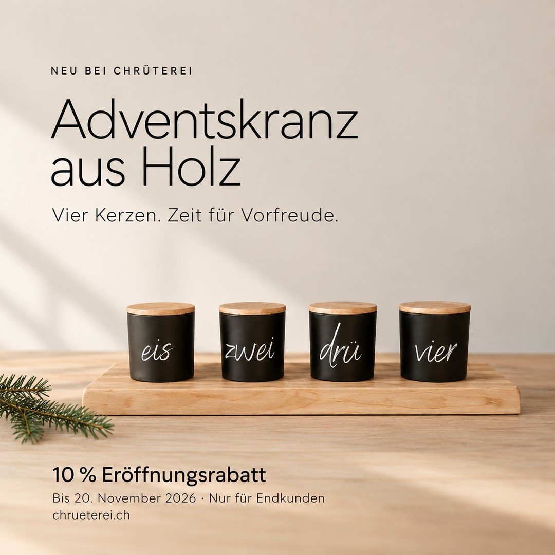 Vier Kerzen. Ein Stück Dorfhandwerk. Ganz viel Vorfreude. 🕯️
Neu bei uns: der Chrüterei Adventskranz aus Holz. Vier in der Schweiz von Hand gefertigte Kerzen mit unserem Duft «Cosy Home, Zitrone oder Waldluft» treffen auf eine Holzunterlage aus unserem eigenen Dorf. Die passenden Vertiefungen geben jedem Kerzenglas seinen Platz.
Für gemütliche Adventssonntage bei dir zu Hause – oder als Geschenk für jemanden, dem du eine Freude machen möchtest.
Zum Start gibt es 10 % Eröffnungsrabatt auf unseren Adventskranz Holz. Gültig bis einschliesslich 20. November 2026, ausschliesslich für Endkunden. Wiederverkäufer sind von der Aktion ausgeschlossen.
Hier entdecken:
https://chrueterei.ch/produkt/adventskranz-holz/
Wir freuen uns auf eine gemütliche Adventszeit mit euch. 💚
#Chrüterei #Adventskranz #SchweizerHandwerk #Ostschweiz #Adventszeit